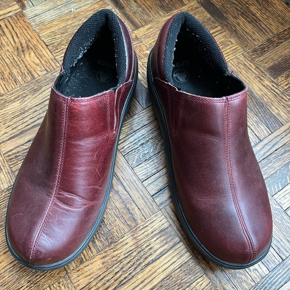 Crocs Women's Burgundy Slip On Clog Work Shoes Leather - Picture 9 of 16